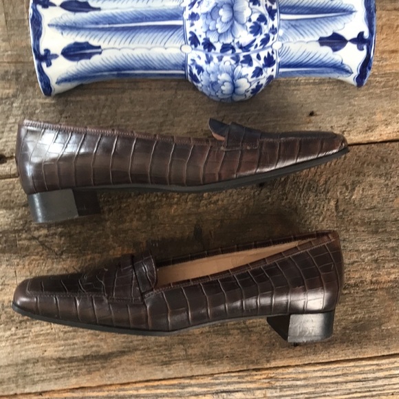 Harold's Brown Embossed Crocodile Loafers Size 8 - Picture 6 of 9